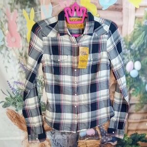 👕 Comfort Outfitter Plaid Button-Up Shirt